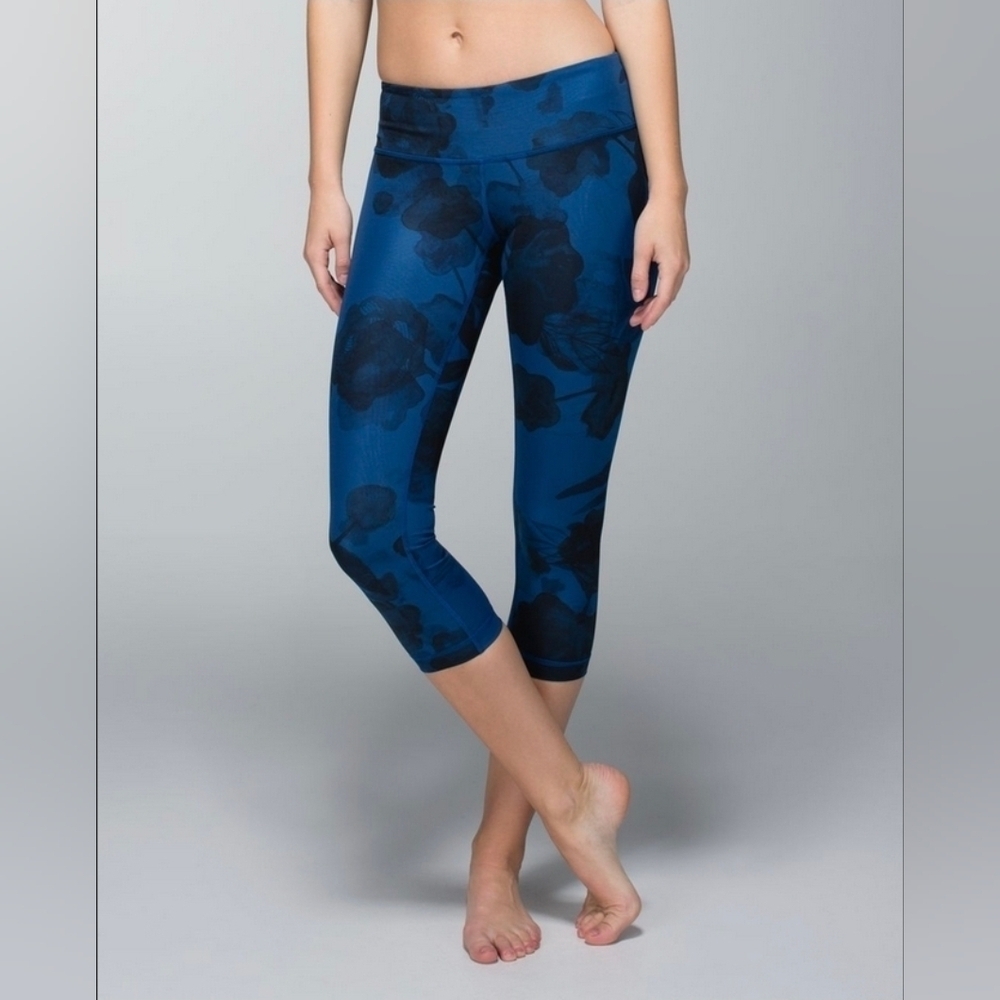Lululemon Wunder Under Crop II Full-On Luxtreme – Jumbo Inky Floral (4) - Picture 4 of 5
